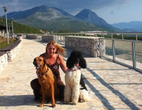 Jalabou a Lízinka se svojí paničkou v Černé Hoře